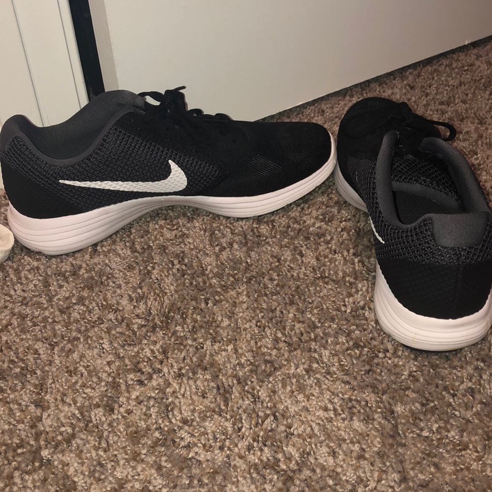 Nike tennis shoes
